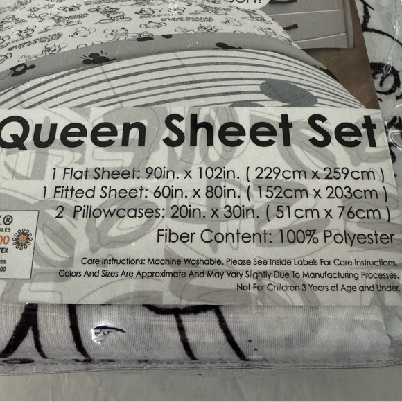 Disney QUEEN Sheet Set - Black and White NEW! - Picture 7 of 13